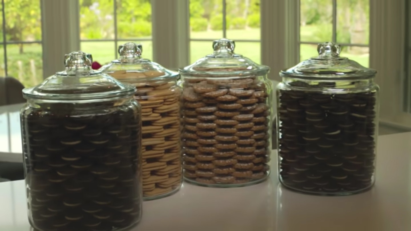 The Kardashians cookie jars how to make them and what biscuits they